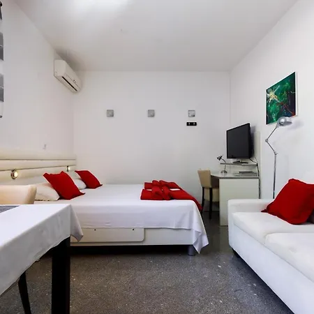 Ark Apartment