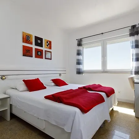 Ark Apartment *