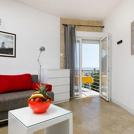 Ark Apartment *